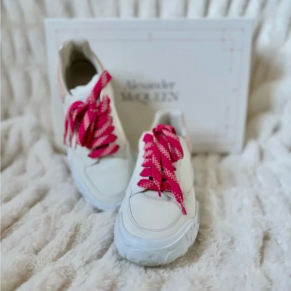 Alexander McQueen Women’s Oversized Sneaker - Low Top - Picture 3 of 6